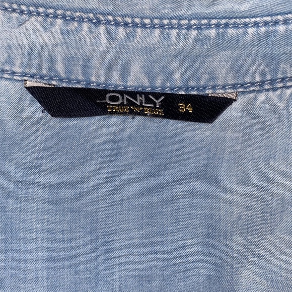 ONLY | Size 34 chambray shirt dress with pockets, button down, leather tie - Picture 4 of 4